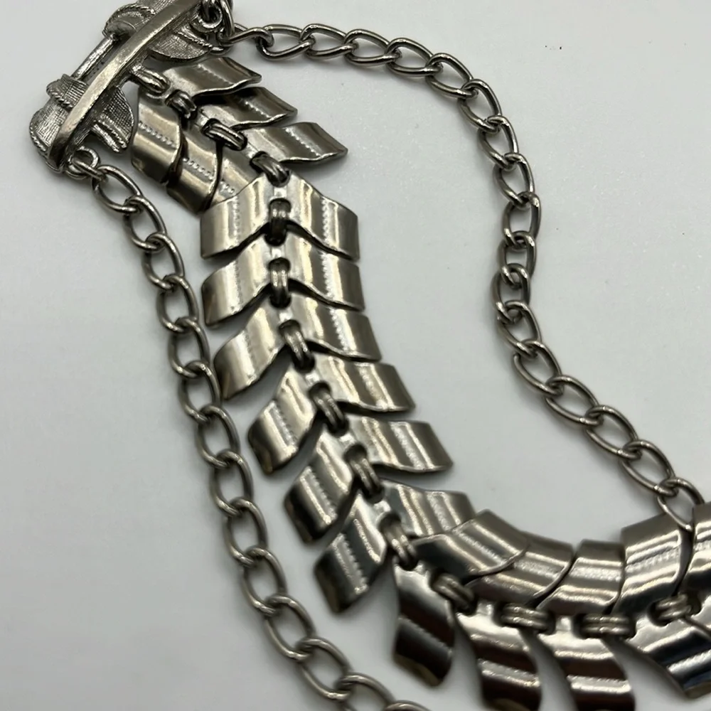 VINTAGE CORO PEGASUS SIGNED SILVER TONE LINK BRACELET